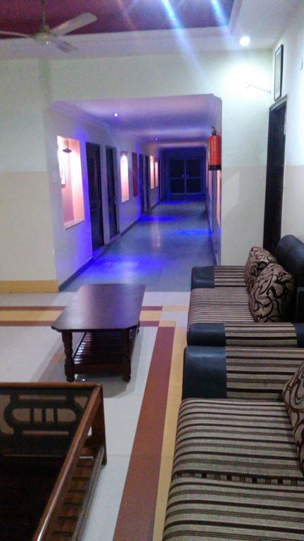Hotel Kanishka Kanpur Exterior photo